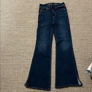 American Eagle Outfitters Women's Deep Indigo Hi-Rise Flare Jeans size 2
